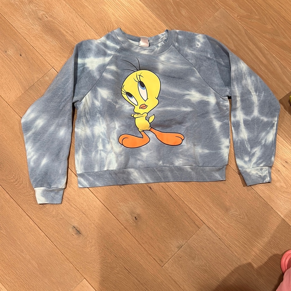 Looney tunes cropped crew neck medium blue and white tie dye